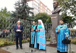 В Івано-Франківську освятили пам’ятник українському вченому та громадському діячу Івану Пулюю.(ФОТО)